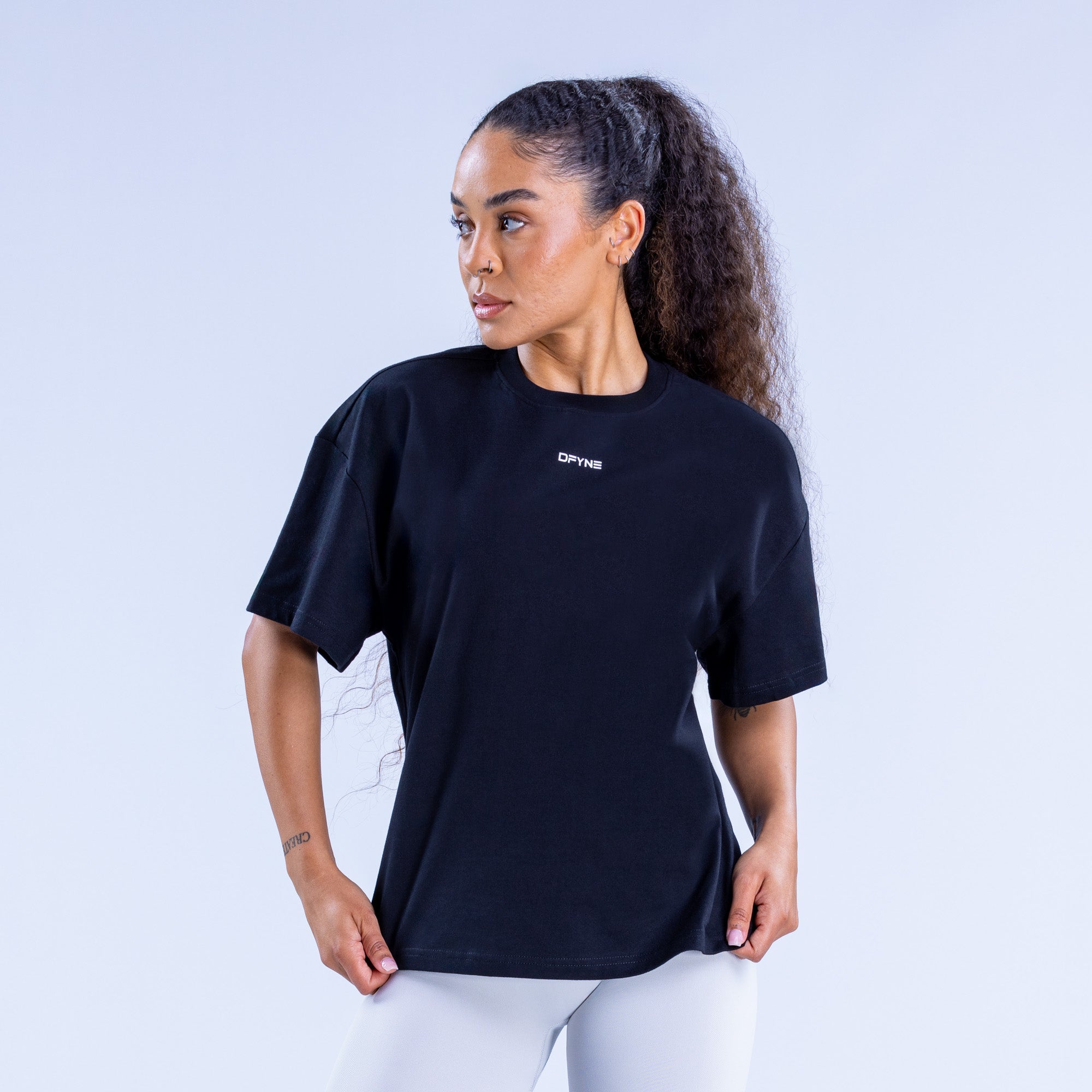 Camiseta DFYNE Revive Boxy Mujer Negras | 784196NBO