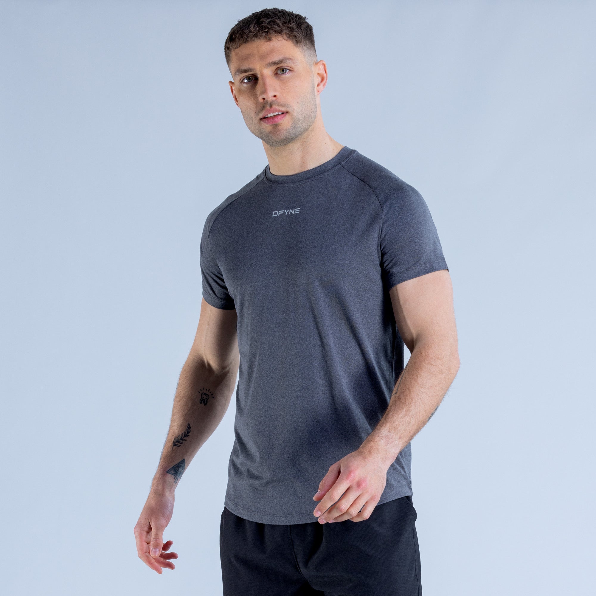 Camiseta DFYNE Stealth Training Hombre Negras | 649825VYQ